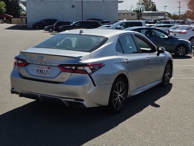 Used 2023 Toyota Camry SE FWD image 5