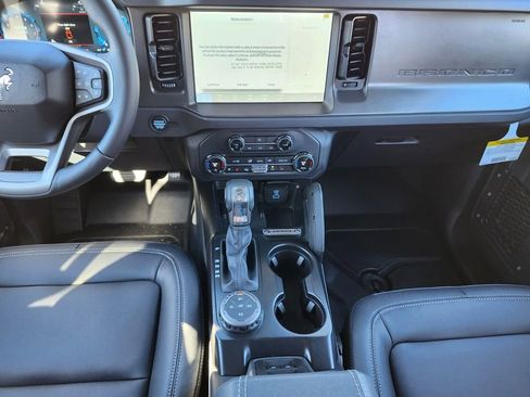 New 2025 Ford Bronco Badlands image 14