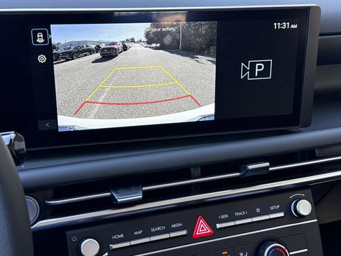 Certified 2025 Hyundai Tucson SE image 24