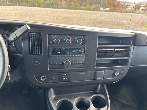 Used 2023 GMC Savana 2500 w/ Driver Convenience Package image 12