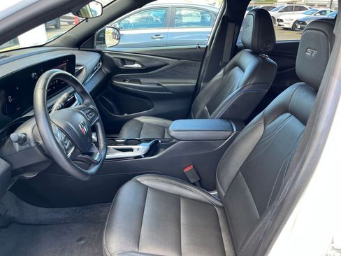Used 2025 Buick Envista Sport Touring image 25