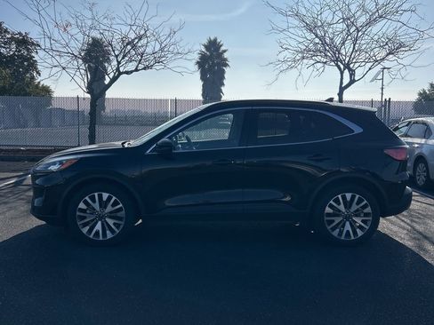 Used 2020 Ford Escape Titanium w/ Titanium Premium Package 2.0 image 4