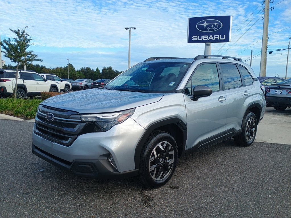 Certified 2025 Subaru Forester Premium AWD/4WD image 1
