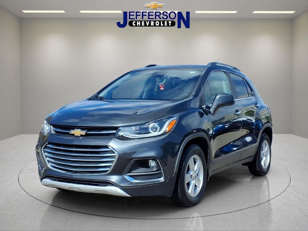 Used 2017 Chevrolet Trax LT w/ LT Convenience Package FWD image 1