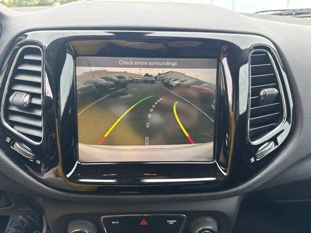 Used 2018 Jeep Compass Limited AWD/4WD image 19