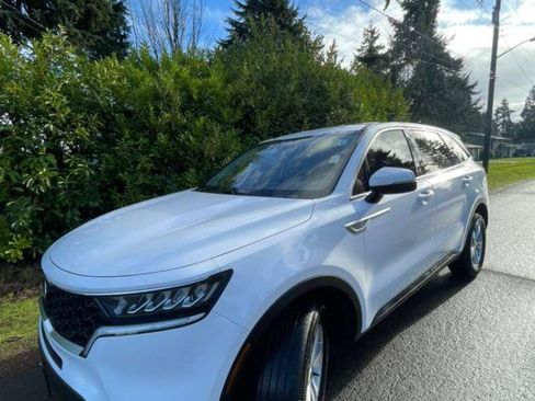 Used 2021 Kia Sorento LX AWD/4WD image 3