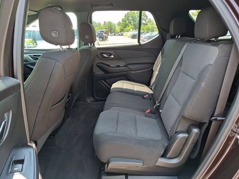 Used 2023 Chevrolet Traverse LT AWD/4WD image 13
