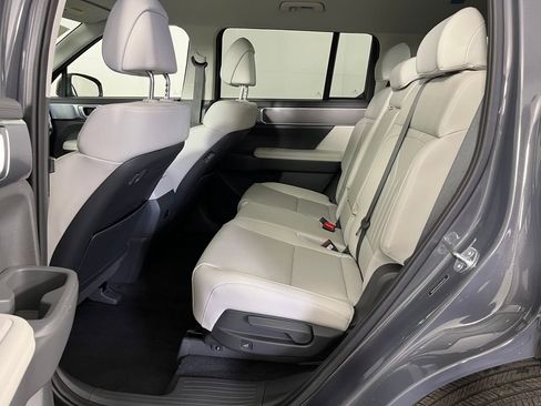 Used 2025 Hyundai Santa Fe SEL image 13