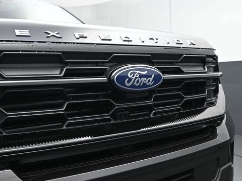 New 2025 Ford Expedition Active image 13