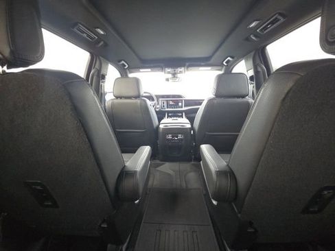 Used 2022 GMC Yukon XL Denali image 19