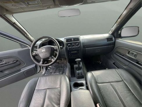 Used 2002 Nissan Frontier XE image 13