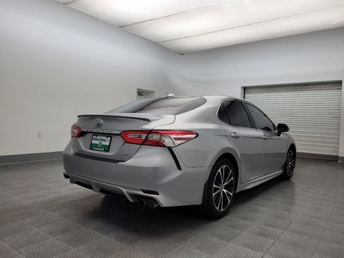 Used 2020 Toyota Camry SE image 9