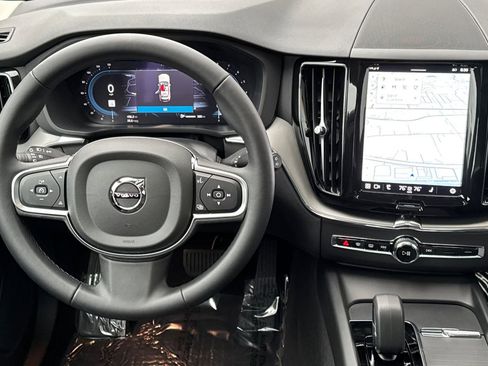 Used 2025 Volvo XC60 B5 Core w/ Protection Package Premier image 15