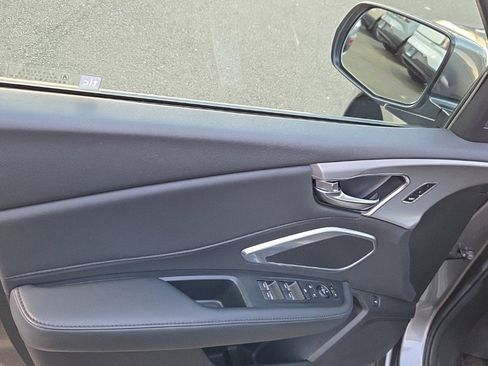 Used 2024 Acura RDX SH-AWD image 11