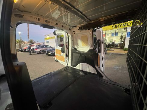 Used 2016 Ford Transit Connect XLT image 11
