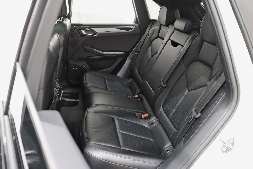 Used 2021 Porsche Macan AWD/4WD image 26