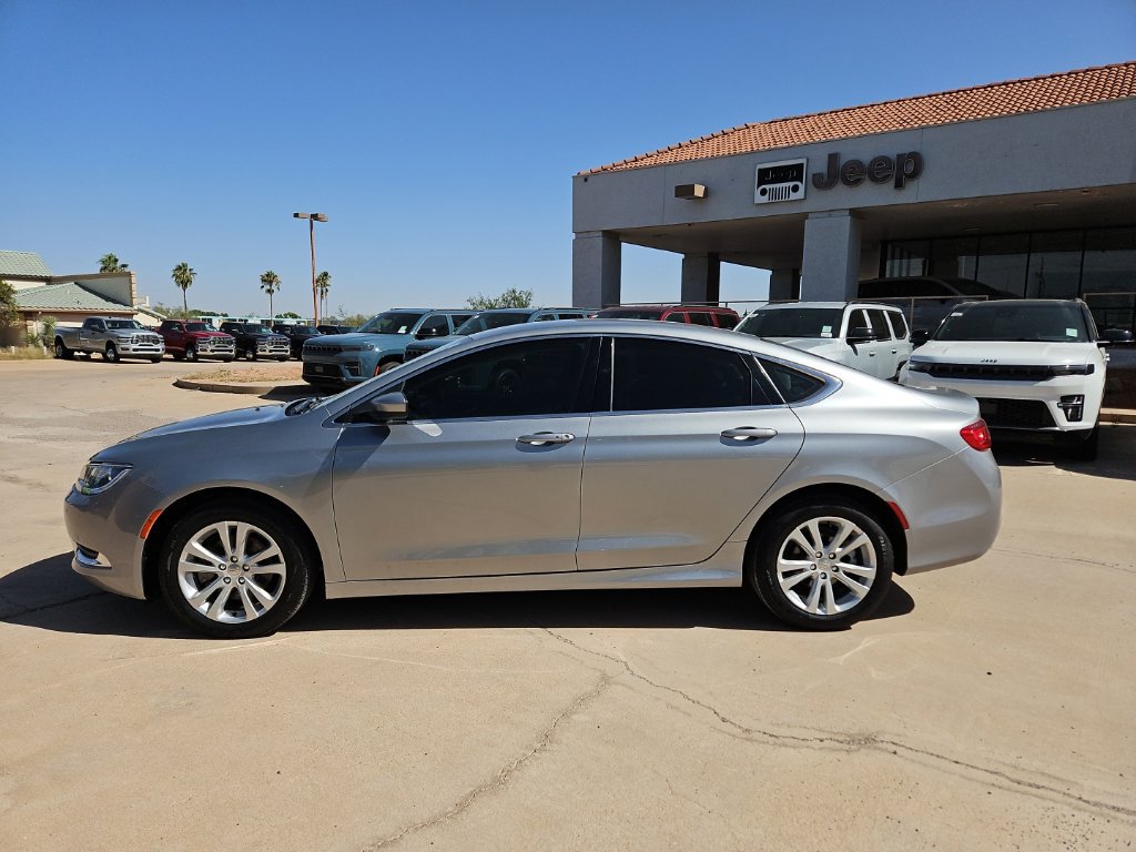 Used 2016 Chrysler 200 Limited FWD image 2