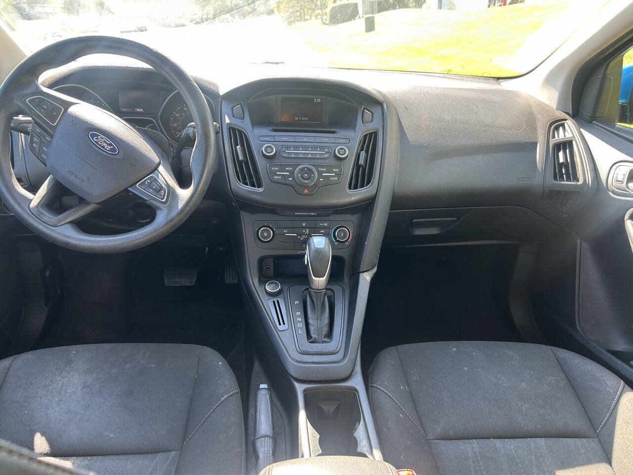Used 2016 Ford Focus SE w/ Reverse Sensing Package FWD image 8