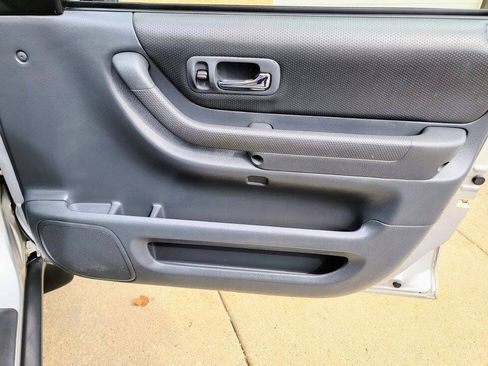 Used 1999 Honda CR-V EX image 19