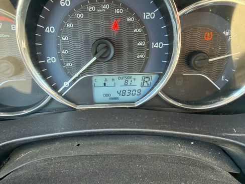 Used 2016 Toyota Corolla LE FWD image 11