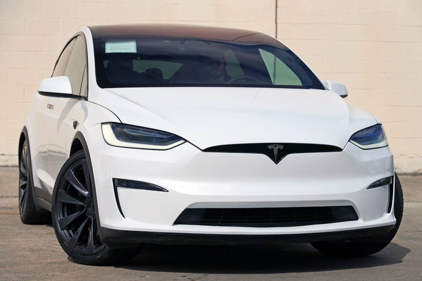 Used 2023 Tesla Model X AWD/4WD image 3