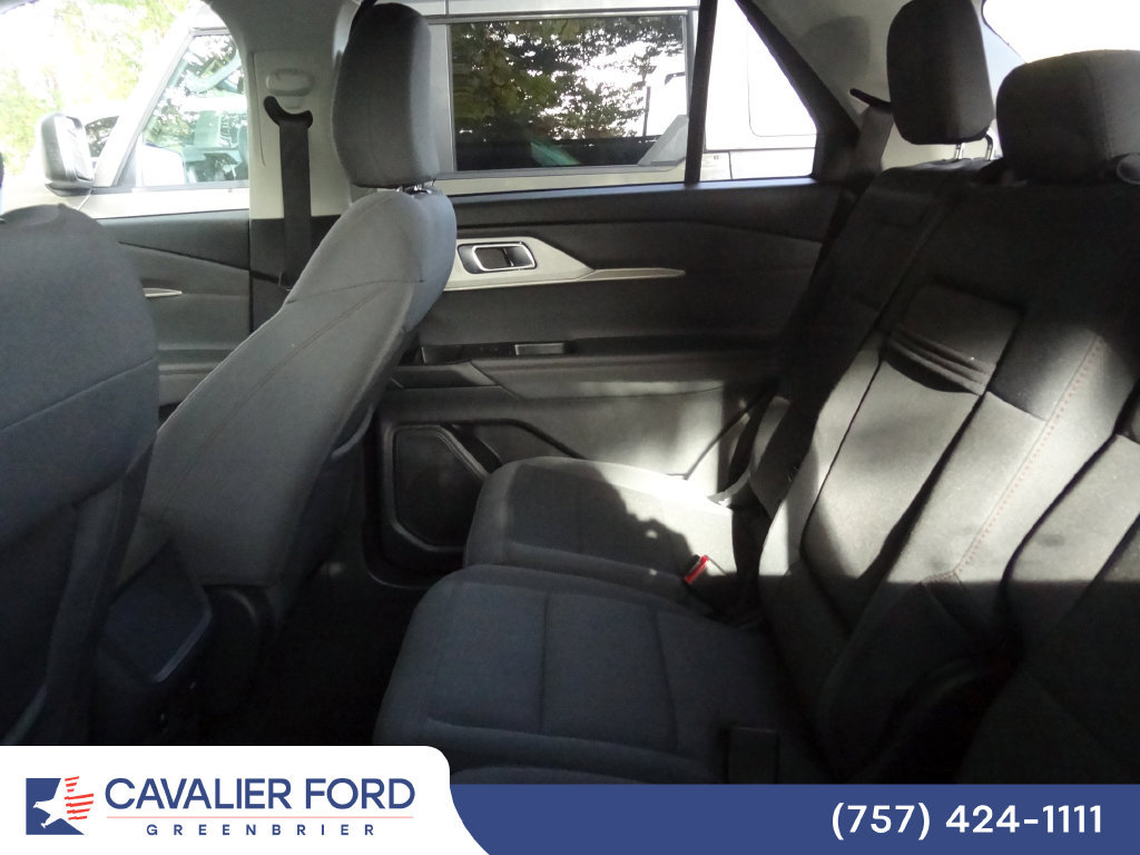 Used 2026 Ford Explorer Active AWD/4WD image 6