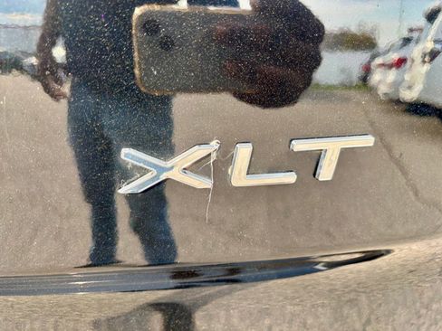 Used 2020 Ford Transit Connect XLT image 33