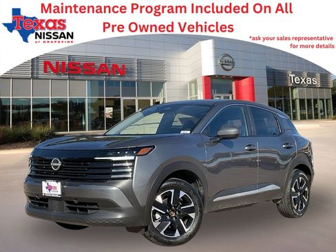 Used 2025 Nissan Kicks SV image 1