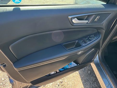 Used 2023 Ford Edge SE image 13