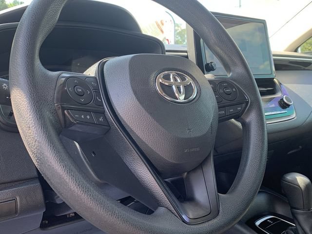 Used 2025 Toyota Corolla LE FWD image 19