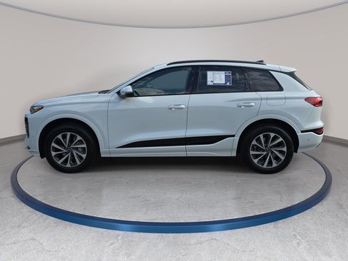Used 2025 Audi Q6 e-tron Premium Plus w/ Premium Plus AWD/4WD image 8