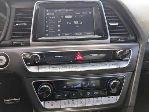 Used 2018 Hyundai Sonata Sport w/ Tech Package 05 FWD image 22