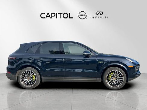 Used 2023 Porsche Cayenne image 6
