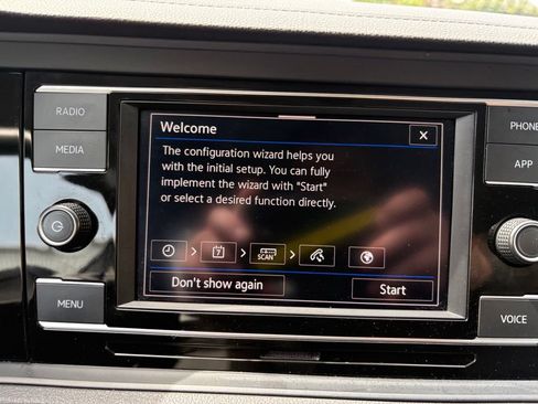 Used 2024 Volkswagen Jetta SE FWD image 18