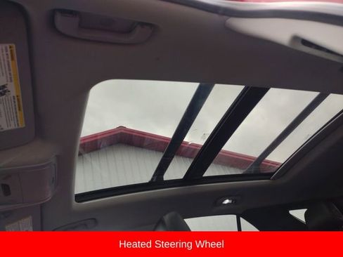 Used 2018 Chevrolet Equinox Premier image 24