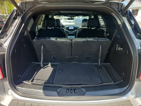 Used 2020 Ford Explorer XLT w/ Equipment Group 202A AWD/4WD image 57