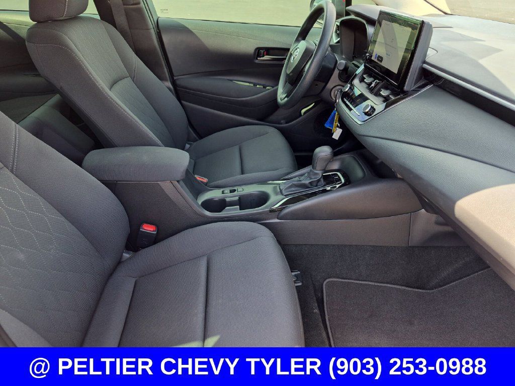 Used 2025 Toyota Corolla LE FWD image 10