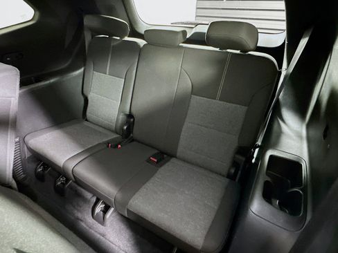 Used 2025 GMC Acadia Elevation image 27