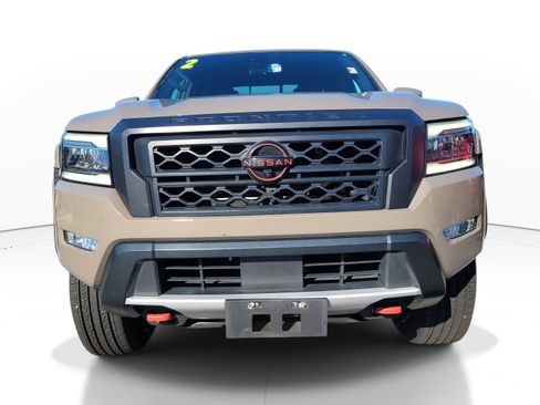 Used 2022 Nissan Frontier PRO-4X image 2