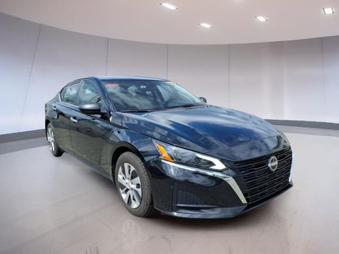 Used 2024 Nissan Altima 2.5 S FWD image 1