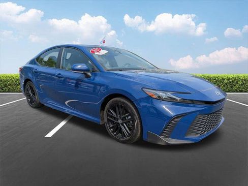 Certified 2025 Toyota Camry SE image 2