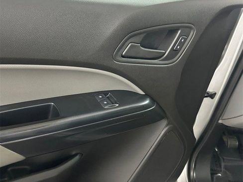 Used 2015 GMC Canyon 4x4 Extended Cab w/ Convenience Package image 9