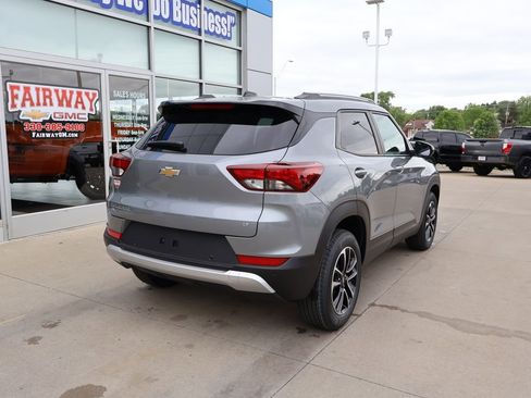 New 2026 Chevrolet TrailBlazer LT w/ Convenience Package AWD/4WD image 3