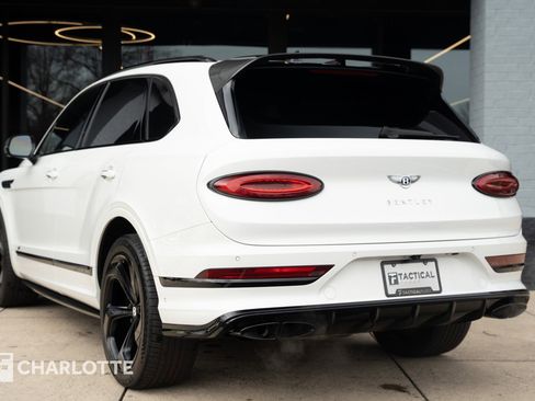 Used 2024 Bentley Bentayga image 13
