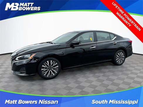 Used 2025 Nissan Altima 2.5 SV FWD image 1