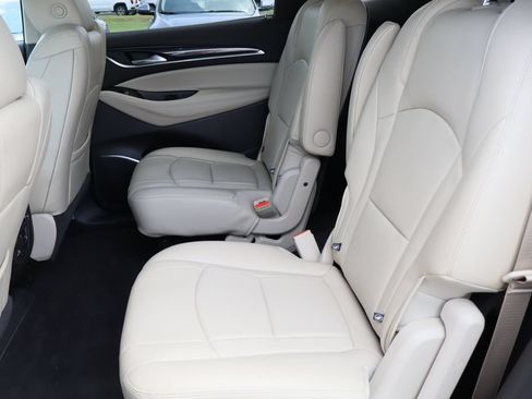 Certified 2018 Buick Enclave Essence FWD image 25