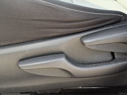 Used 2018 Toyota RAV4 XLE FWD image 26