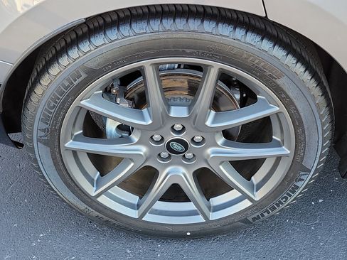 Used 2022 Land Rover Range Rover Velar R-Dynamic S image 7