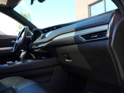 Used 2019 Cadillac XT4 Premium Luxury image 31