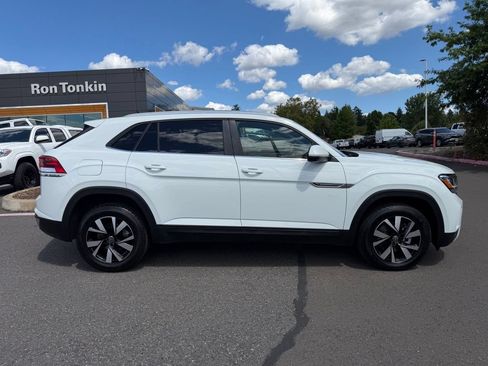 Used 2023 Volkswagen Atlas Cross Sport SE AWD/4WD image 8